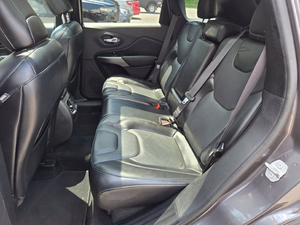 Used 2021 Jeep Cherokee Limited AWD/4WD image 19