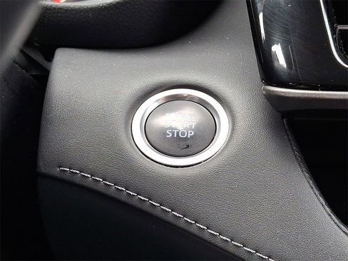 Used 2021 Toyota Highlander LE image 24