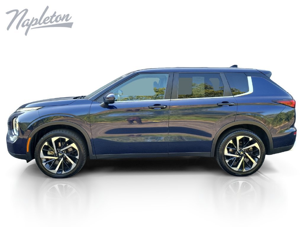 Used 2024 Mitsubishi Outlander SE FWD image 2