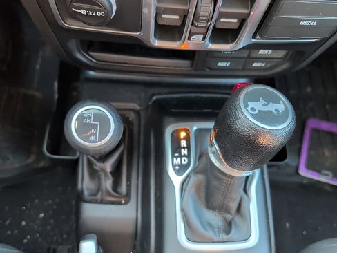 Used 2018 Jeep Wrangler Unlimited Sport S AWD/4WD image 14