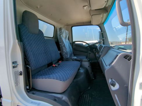 New 2024 Chevrolet Low Cab Forward image 13