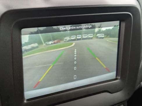 Used 2021 Jeep Renegade Latitude FWD image 12