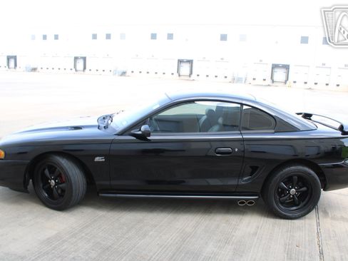 Used 1994 Ford Mustang GT RWD image 2