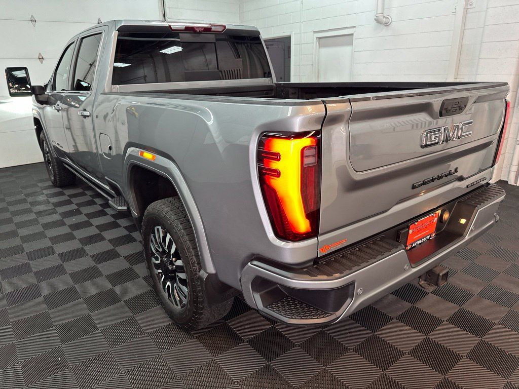 Used 2025 GMC Sierra 3500 Denali Ultimate AWD/4WD image 7