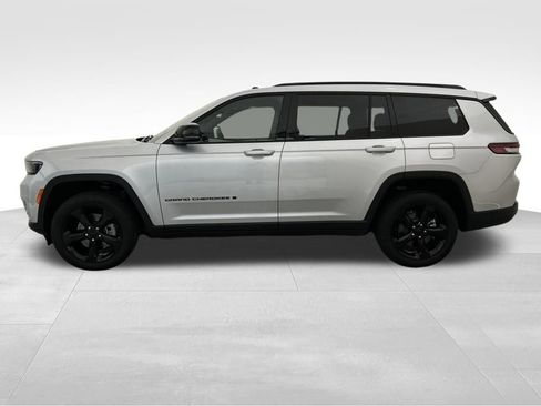 Used 2024 Jeep Grand Cherokee L Limited w/ Black Appearance Package image 2