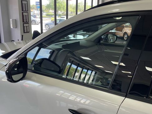 Used 2025 MAZDA CX-70 Plug-In Hybrid w/ Premium Pkg AWD/4WD image 14