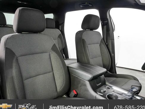 Used 2023 Chevrolet Traverse LT FWD image 21