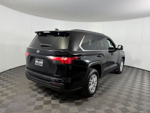 Used 2025 Toyota Sequoia SR5 AWD/4WD image 4