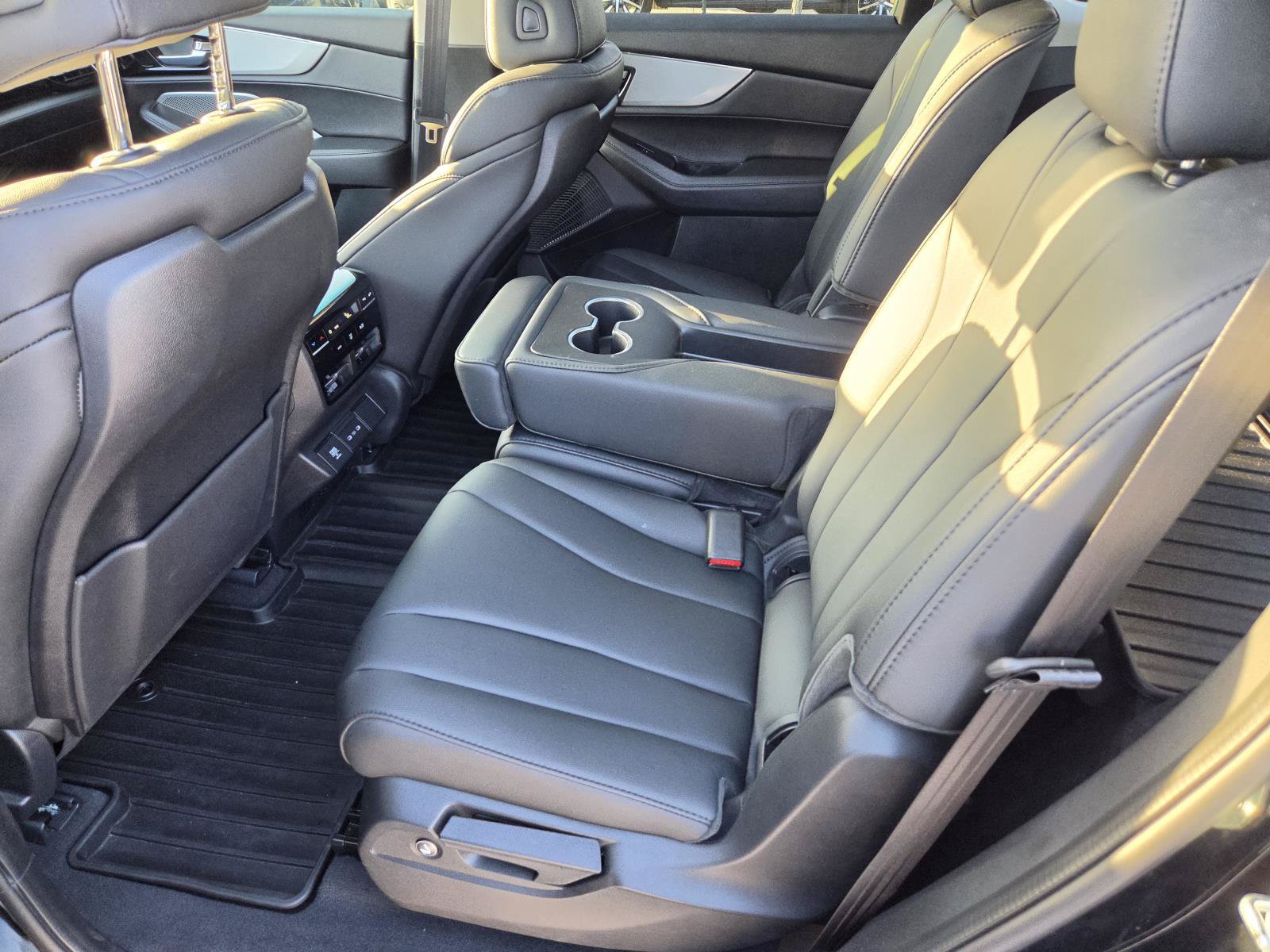 Used 2026 Acura MDX SH-AWD image 13