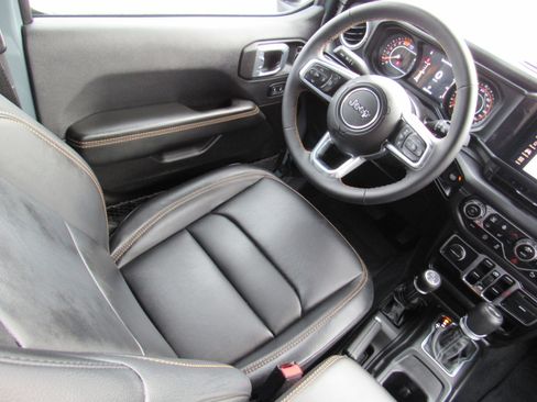 Used 2024 Jeep Wrangler Sahara w/ Safety Group image 34