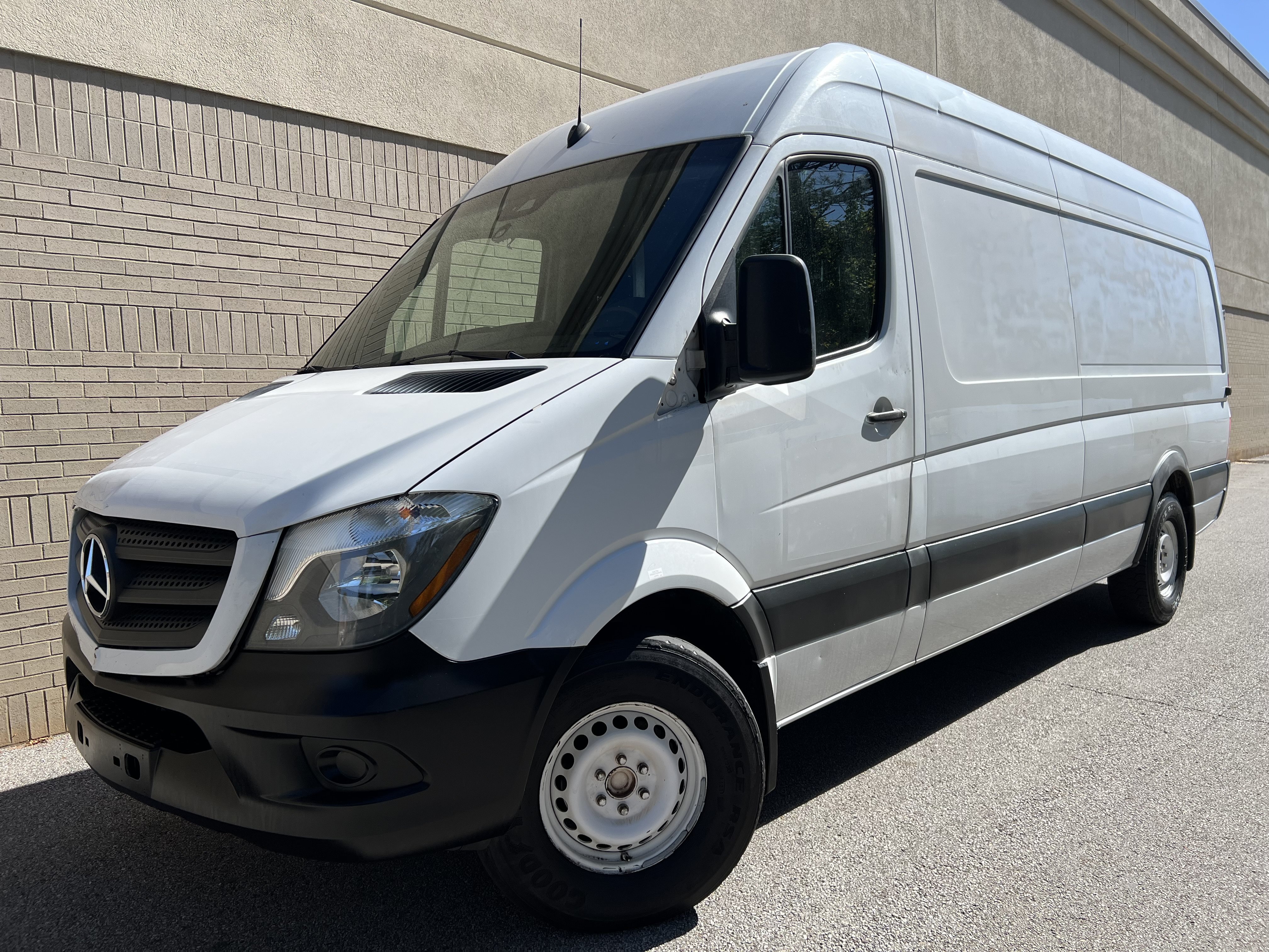 Used 2016 Mercedes-Benz Sprinter 2500 image 1