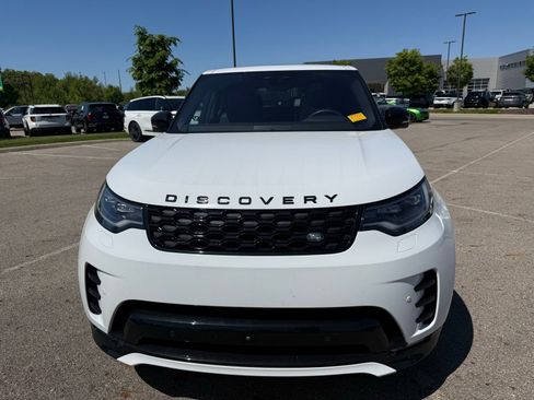 Used 2025 Land Rover Discovery Dynamic SE AWD/4WD image 2