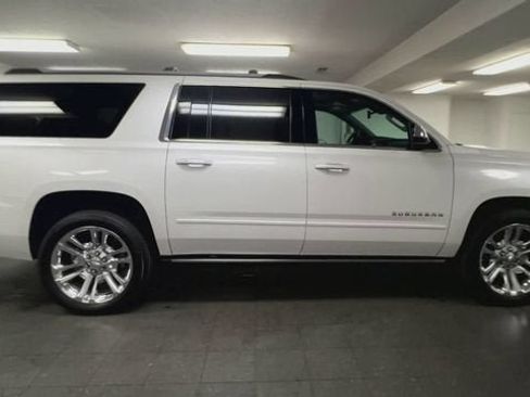 Used 2019 Chevrolet Suburban Premier w/ Premier Plus Edition AWD/4WD image 9
