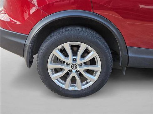 Used 2021 Nissan Rogue Sport SV image 23