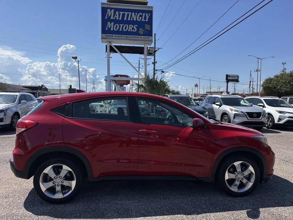 Used 2017 Honda HR-V LX image 10