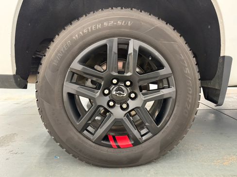 Used 2022 Chevrolet Silverado 1500 RST w/ Redline Edition AWD/4WD image 10