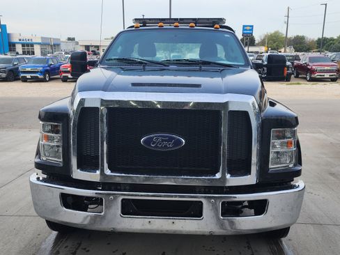 Used 2017 Ford F650 2WD Regular Cab Super Duty image 3