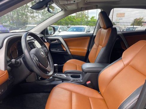 Used 2018 Toyota RAV4 Limited image 12