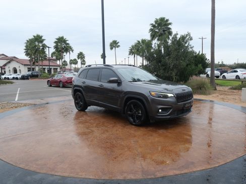 Used 2021 Jeep Cherokee Altitude image 1