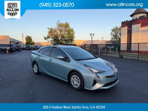 Used 2016 Toyota Prius Two FWD image 3