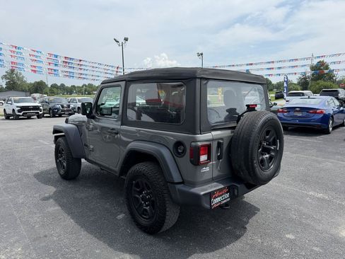 Used 2022 Jeep Wrangler Sport AWD/4WD image 7