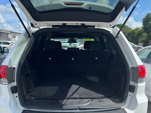 Used 2014 Jeep Grand Cherokee Laredo AWD/4WD image 5