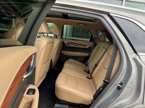 Used 2018 Cadillac XT5 Platinum w/ Driver Assist Package image 12