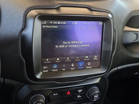 Used 2022 Jeep Renegade Latitude AWD/4WD image 19