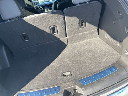 Used 2024 Buick Enclave Premium image 24