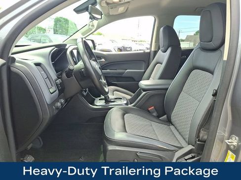 Used 2018 Chevrolet Colorado Z71 AWD/4WD image 2