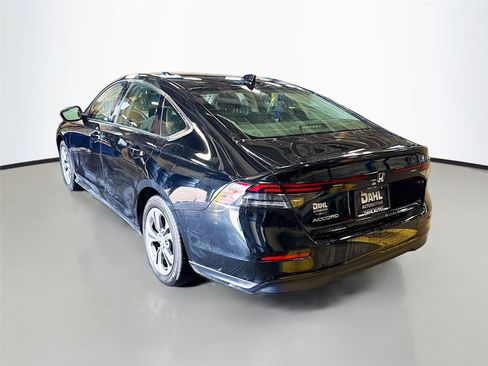 Used 2023 Honda Accord EX image 10