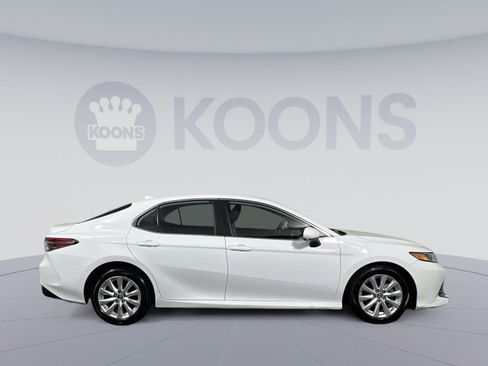 Used 2019 Toyota Camry LE FWD image 4