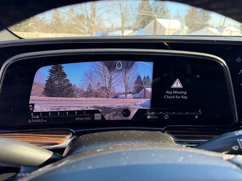 Used 2021 Cadillac Escalade Premium Luxury image 10