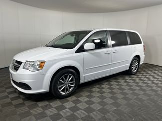 Used 2016 Dodge Grand Caravan SE image 1