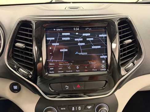 Used 2020 Jeep Cherokee Limited FWD image 26