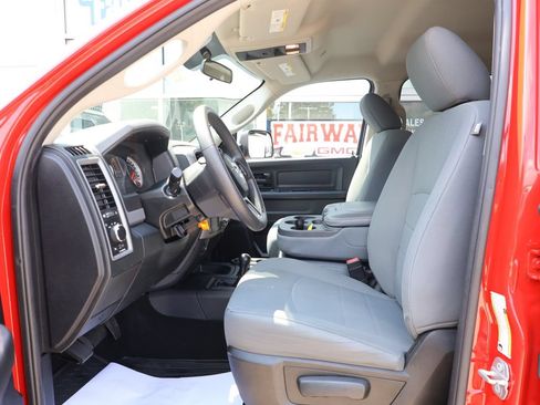 Used 2018 RAM 2500 Tradesman w/ Chrome Appearance Group AWD/4WD image 12