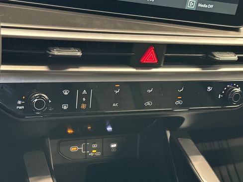 New 2026 Kia Sorento LX image 17