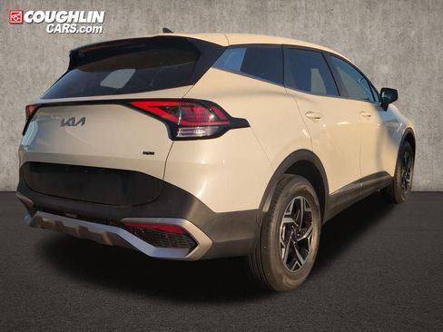 Used 2023 Kia Sportage LX image 7
