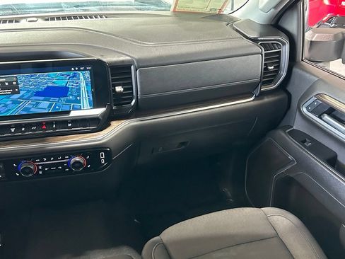 Used 2025 Chevrolet Silverado 3500 LT AWD/4WD image 11