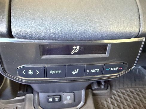 Used 2020 Toyota Highlander Limited AWD/4WD image 22