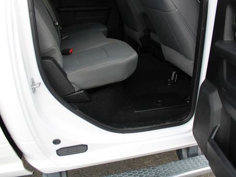 Used 2018 RAM 2500 Tradesman w/ Chrome Appearance Group image 36