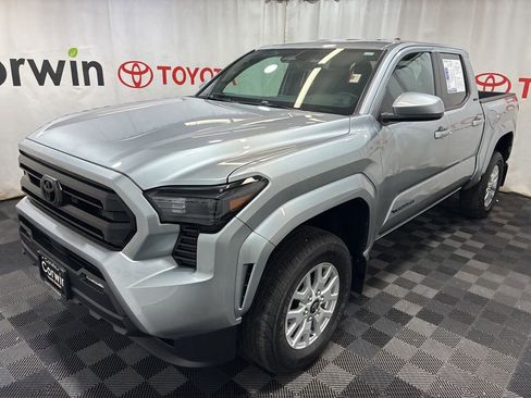 Used 2026 Toyota Tacoma SR5 image 3