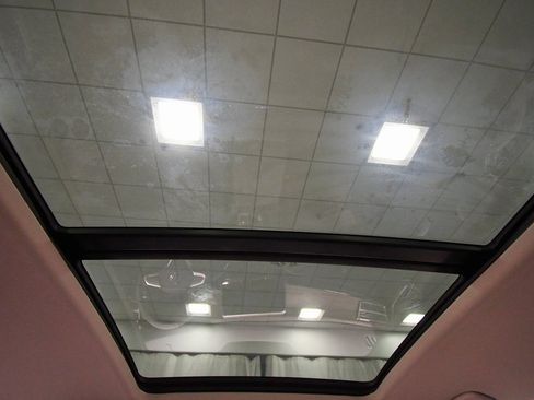 Used 2025 Volkswagen Atlas SEL image 16