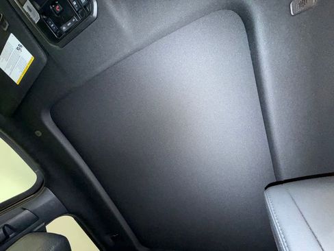 Used 2025 Toyota Tundra Limited AWD/4WD image 17