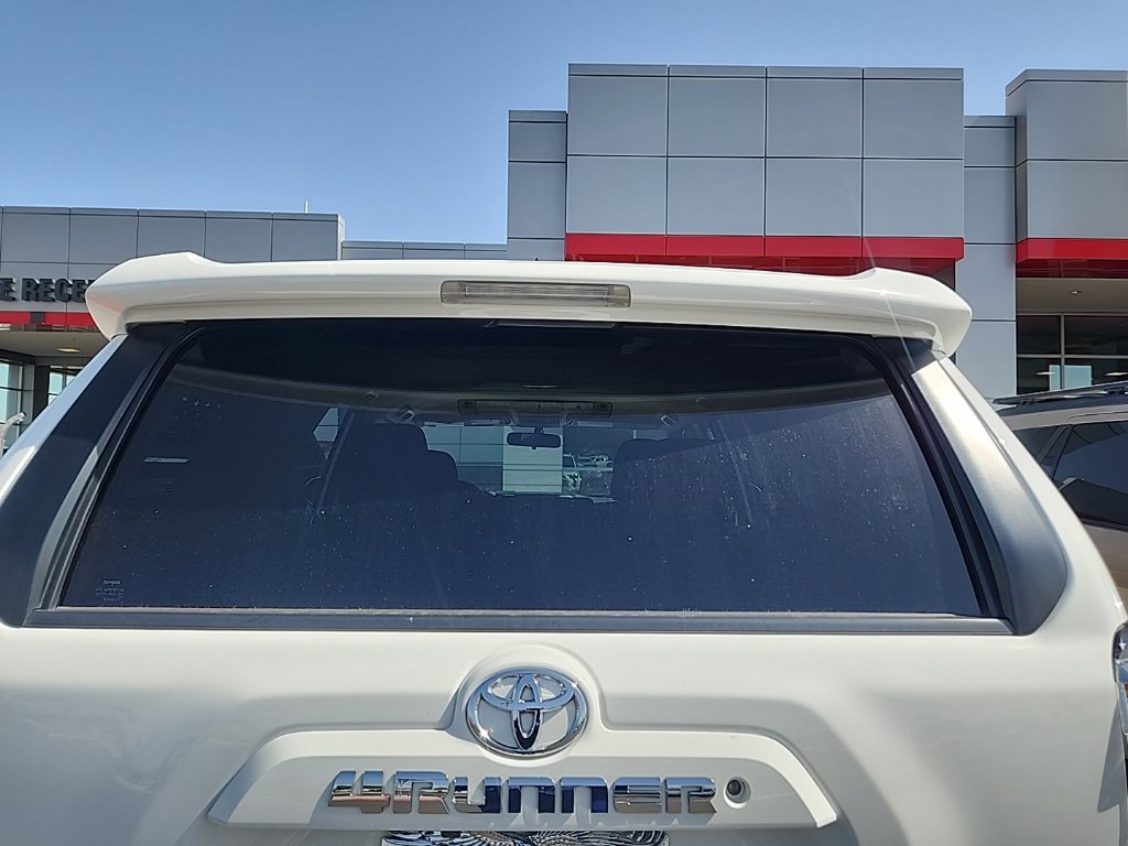 Used 2016 Toyota 4Runner SR5 AWD/4WD image 10