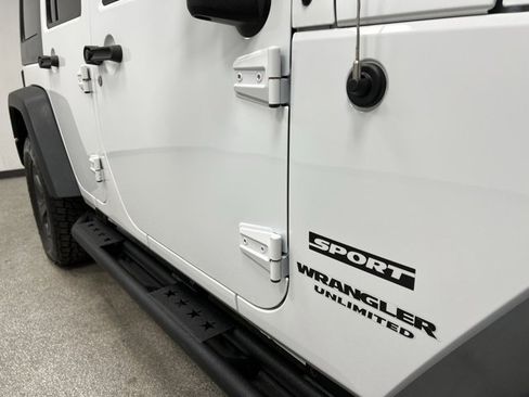 Used 2016 Jeep Wrangler Unlimited Sport w/ Connectivity Group image 15
