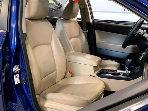 Used 2017 Subaru Legacy 2.5i Limited image 8