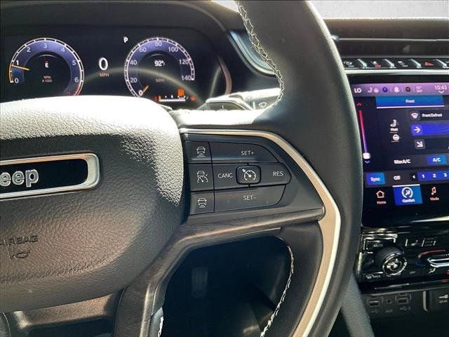 Used 2024 Jeep Grand Cherokee L Limited w/ Black Appearance Package AWD/4WD image 17