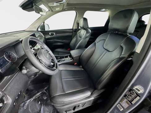 Certified 2023 Kia Sorento S w/ Panoramic Sunroof Package FWD image 11