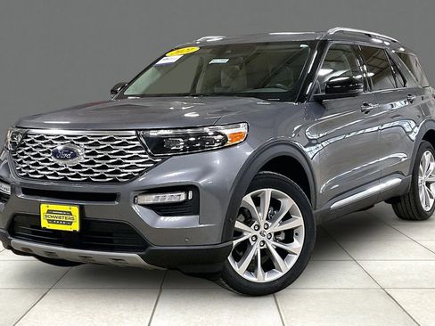 Certified 2021 Ford Explorer Platinum w/ Equipment Group 601A image 2